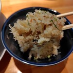 麺家 たけ田 - 松葉蟹の炊き込みごはん一口