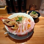 麺家 たけ田 - 伊勢海老付き伊勢海老の白湯そばと松葉蟹の炊き込みごはん