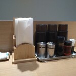 中華そば たかばん - 卓上調味料