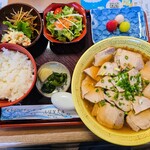 満留賀 - 料理写真:チャーシュー麺定食1150円+370円税込み
定食は麺に+370円税込みです。