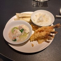 ビューアンドダイニングザスカイ - 白米、北京ダック、糸島海老などの天ぷらなどです。