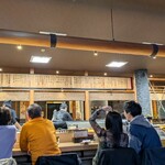 廻転寿司弁慶 - みんな、楽しそうに食べてるぅ〜♪