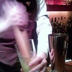 柳小路 まるうめ - キウイをクラッシュしながらも唇には頬笑みを♪