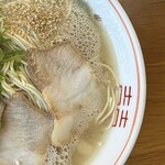 一楽ラーメン - 大盛ラーメン950円　右