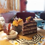 カフェ デ アゲンダ - 2種盛りは-200円になります。見た目も味も◎