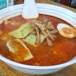 かつ平 - ワンタン鉄火麺中辛＋煮たまご