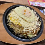 お好み一番地 - 料理写真:このボリュ〜ム感は、半端じゃないヨネスケ(°▽°)