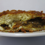 アミール - カレーパンの断面