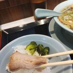 新橋ニューともちんラーメン - チャーシュー巻き♪