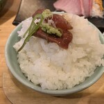 うみからそらへ - おかわりした酢飯にゴマオリーブブリを載せてみた！