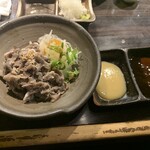 肉の雷橋 - センマイ刺し（タレ左：酢みそ 右：トロミポン酢）