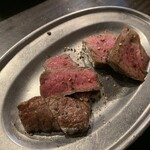 肉の雷橋 - 右：クリミ　左：シキンボウ