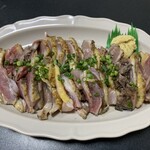 鶏のたたき 熊本屋 - ３０分室温放置の例（脂がテカテカ♡）