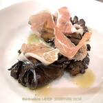 ガストロノミア ヨシ - 【きのこのマリネ】スペックという珍しい（？）ハムをトッピング