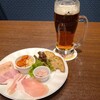 銀座ライオン - ビアホールのハム盛合せ【S】(税込980円)
お酒①琥珀ヱビス プレミアム・アンバー【中】(生ビール、サッポロビール)(税込1,020円)
おつまみとお酒でお会計は2,000円也