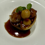 279332062 - 林檎に詰めた黒酢酢豚