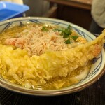 丸亀製麺 - 大海老天と本ずわい蟹の玉子あんかけうどん
