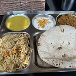 日本一小さなインド家庭料理 ドーン食堂 印度山 - 