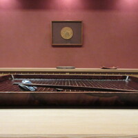 緒方 - 正面に、魯山人の蟹の絵