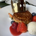 デザートカフェ長楽館 - 王冠とフェーブ