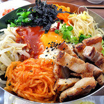 コッテジ - たっぷり野菜とサムギョ オン・ザ・ビビンバ（大盛り）（２０１４年６月）