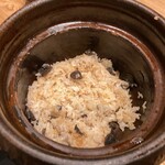 はらまさ - 土鍋に残ったトリュフご飯は