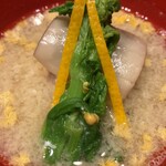はらまさ - クエ・菜の花・白茄子のお椀（伊勢海老様♡の味噌が浮いてます）