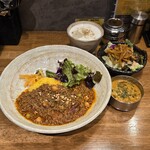 SPICY CURRY 魯珈 - 