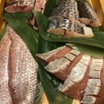 はらまさ - 本日の焼き物の魚4種（のどぐろ・黒ムツ・ブリ・サワラ）