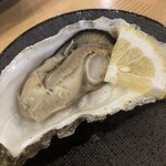 たき火炉端 雨やどり - 厚岸産カキ (焼き)