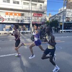 焼肉 六甲園 - 箱根駅伝往路。デットヒート！