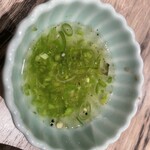 焼肉 六甲園 - このタレとホルモンがよく合います！