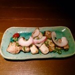 Ichizen - 地鶏のタタキ？                      梅肉添え