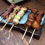 鳥よし - 砂肝、皮、ねぎ間、レバ、つくね　だったかな？