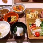 ダイワロイネットホテル - 料理写真:朝食バイキング。