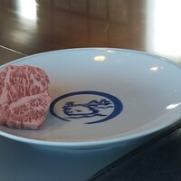 ステーキハウス　genpei - お皿も絵島が描かれています