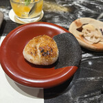 DOMANNAKA牛哲 - 焼きおにぎり