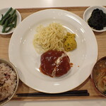 トーコーキッチン - 煮込みハンバーグ 副菜二品、豚汁、ご飯
