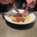 RODEO - ハンバーグを崩します