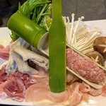 弥満喜 - 奥久慈しゃも鍋の具材