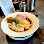 Ramen Break Beats - 連れの醤油ワンタンらぁ麺¥1850