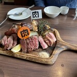 肉バル 肉ソン大統領 - 