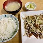 昭和食堂 - 料理写真:国産ホルモン炒め定食＝980円