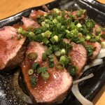 牛舌炭燒　仁 - 牛タンたたき2500円