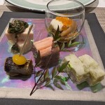 Restaurant GRASSE - 前菜。美味しすぎて着席から30分はカニなしで楽しめました。