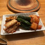 焼肉日和 - キムチ盛合わせ