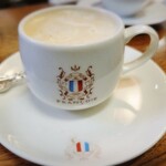 フランソア喫茶室 - 珈琲　砂糖、ミルクがいるかを確認してくれ、珈琲に入れて提供してくださいます。これは、ミルク入り