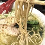 麺屋 伍利羅 - ストレート中太麺