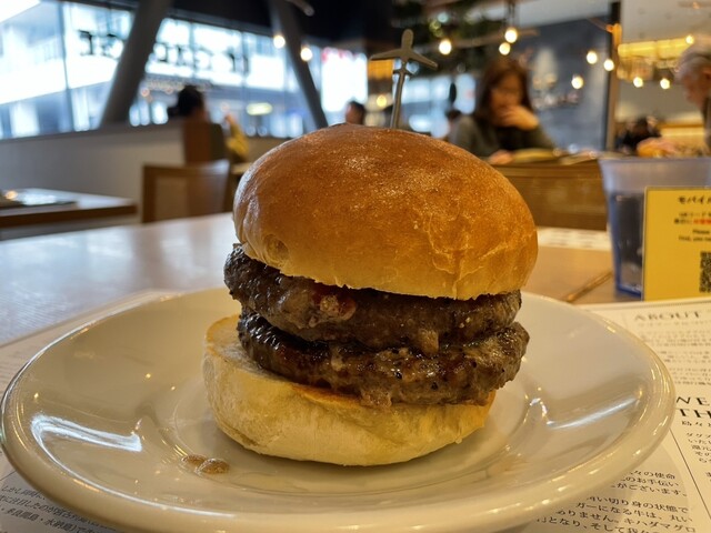 DOUG 'S BURGER Hiroshima Eki