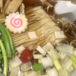 煮干しのビリー - キレイに並べられた麺が美しい。